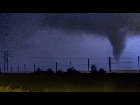 Dangerous Night Tornado Heading Straight Towards Oklahoma City · 05.19.2024