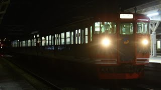 しなの鉄道115系(S13) 小諸駅発車