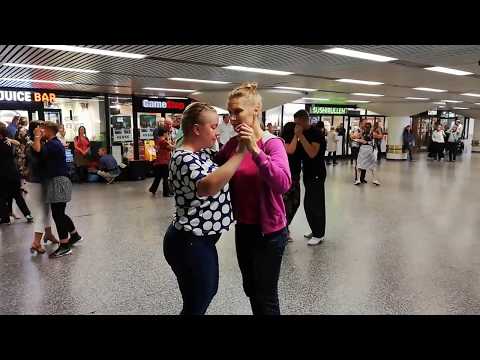 Video: Argentiinalainen Tango: Miten Saada Yhteys Pariin