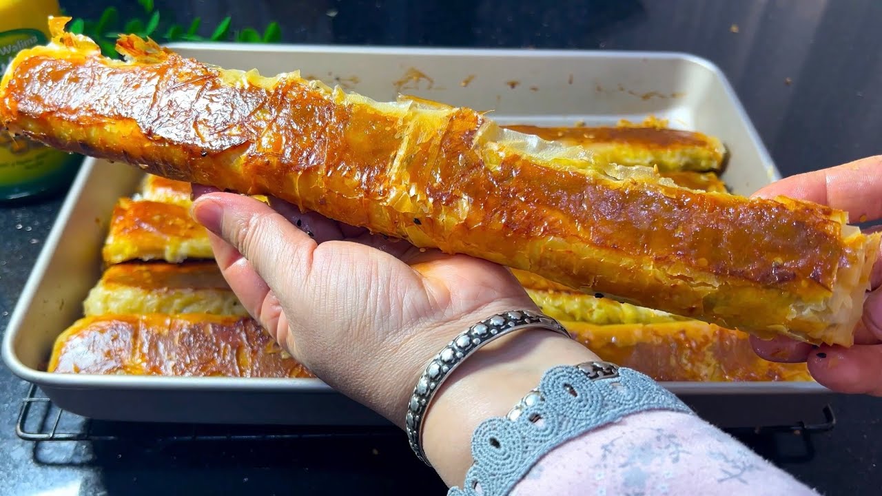 #بوراك في الفرن محمر ومقرمش يقطع كمية كبيرة وتحلية بدون كريمة بدون ماسكربون بمكونات كامل في كوزينتك👌