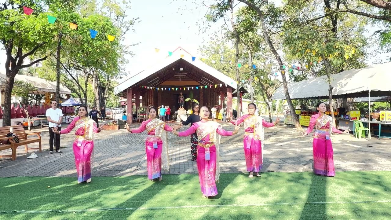 รำบวงสรวงย่าโม ปี 69 งาน￼ เรา￼แก้บน น้องหนึ่ง ณวัดศาลาลอย15/2/69