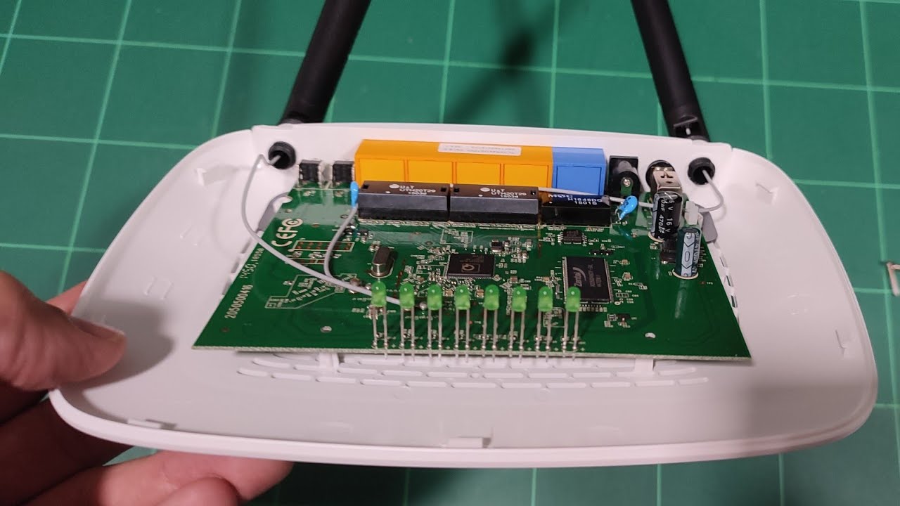 Cómo reparar el botón de encendido del #router - YouTube