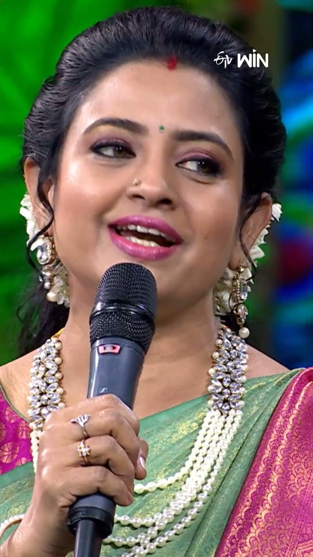 #shorts - ముత్యాల కోసం అంత దూరం వెళ్ళడం ఎందుకు.. నవ్వితే సరిపోతుంది కదా..! #Sridevidramacompany