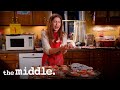 Sue Makes 1,200 Cookies for the Church | The Middle