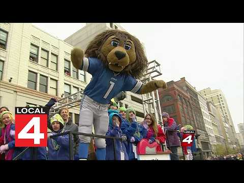 Parade Memory 46: "Going to the parade then going home for Thanksgiving dinner"