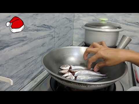 Mag luto tayo ng galonggong na paksiw at my talong