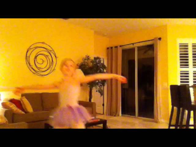 Obejrzyj "Nutcracker: Act 2: Pas de deux" Fan Video w YouTube Obejrzyj "Nutcracker: Act 2: Pas de deux" Fan Video w YouTube