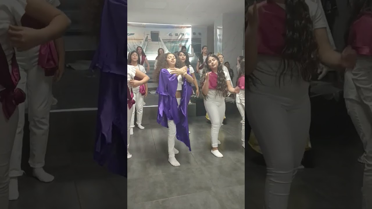 Danza de las niñas de la iglesia otxarkoaga ( importante la bendición que Dios derramó )