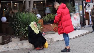 GIVING FOOD TO THE HOMELESS FOR CHRISTMAS *EMOTIONAL*