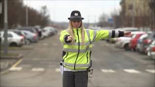 Řízení křižovatky policistou(Controlled intersection policeman)