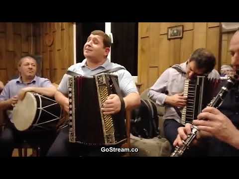 გემი გაცურდა თეთრი აფრებით რა მაგრა მღერით თქვენ !!!