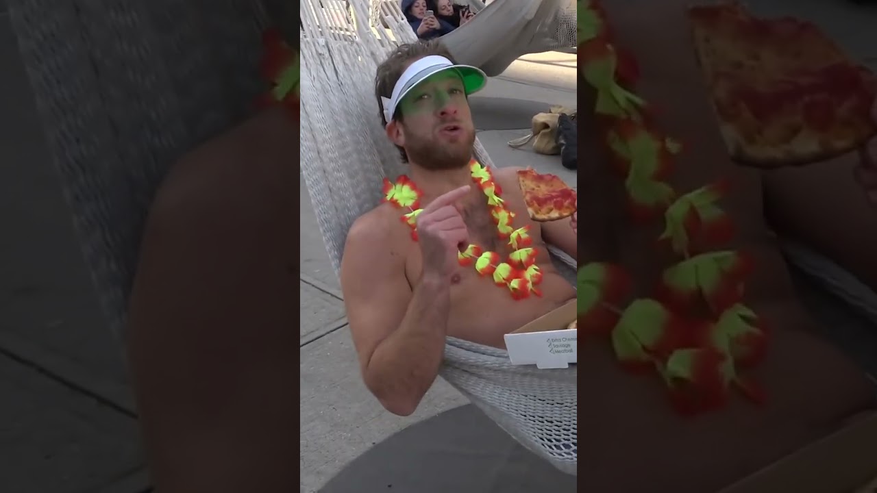 Dave Portnoy Gives Absurdly High Score In Freezing Temps