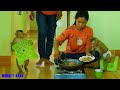Smart Kako Walking Carry Chair To Sit Wait Mom Cook Stir Fried Noodles With Beef Meatball