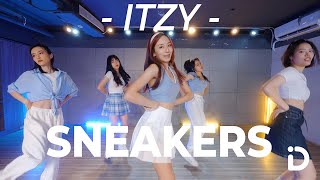 Itzy “Sneakers” / Pei