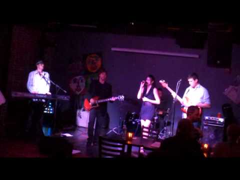 Jamie Lynn Hart Live @ Mal's Lounge Proud Mary (Moe + Jamie Dancing)