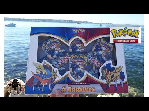 Я открываю коробочный набор Pokemon 6 Boosters на берегу моря