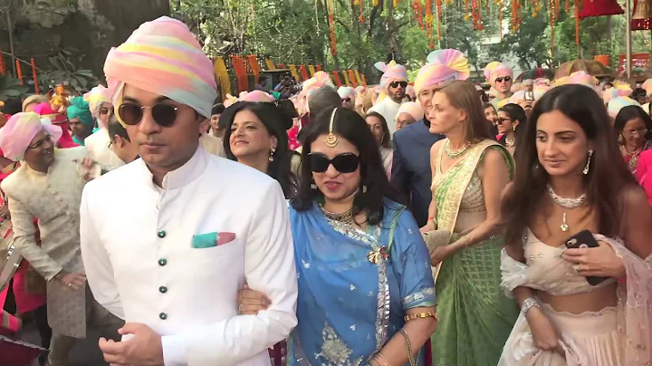 Isha Ambani & Anand Piramal Wedding Procession (Ba...