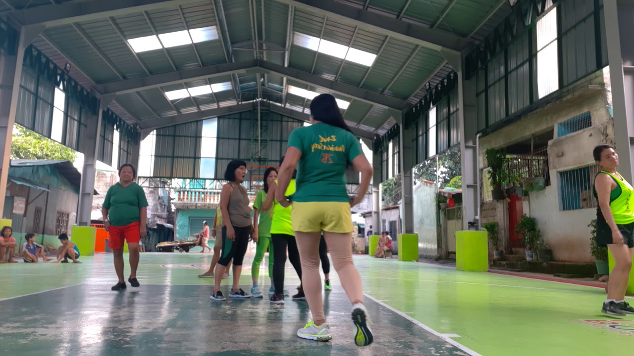 zumba gold in green mode(2) dancing in the street