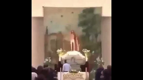 Stan twitter - Jesus rising while Applause by Lady Gaga is playing