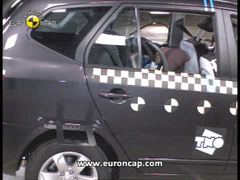 Citroen C4 Picasso BlueHDi 150 vs KIA Carens 1.7 CRDi - AutoManiac