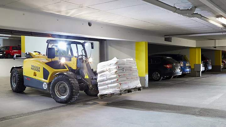 Telehandlers TH412 and TH522 in Underground Parking Garage