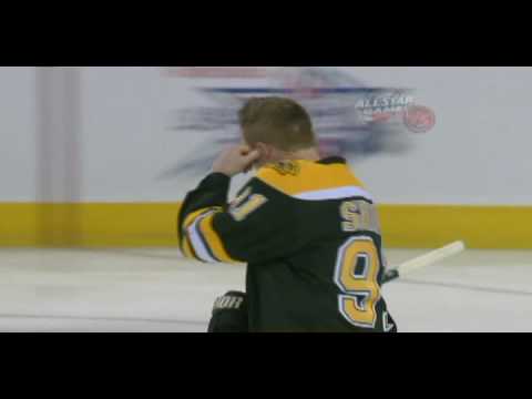 Tim Thomas lets in a goal purposely to teammate Marc Savard - All Star Super Skills 2009