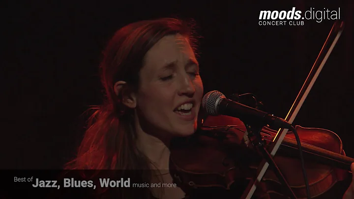 Laura Schuler Solo @ Moods
