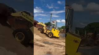 Pa carregadeira New Holland 12C 2010  www.tratorex.com.br #tratorex #12c #carregadeira #newholland