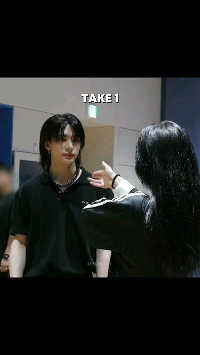seriously, how many takes did they do 😂 #itzy #yeji #straykids #hyunjin