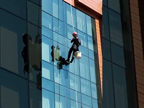 İZMİR DIŞ CEPHE CAM TEMİZLİĞİ İZMİR NEVZAT ALARÇİN 05355468240 www.efetemizlik.net