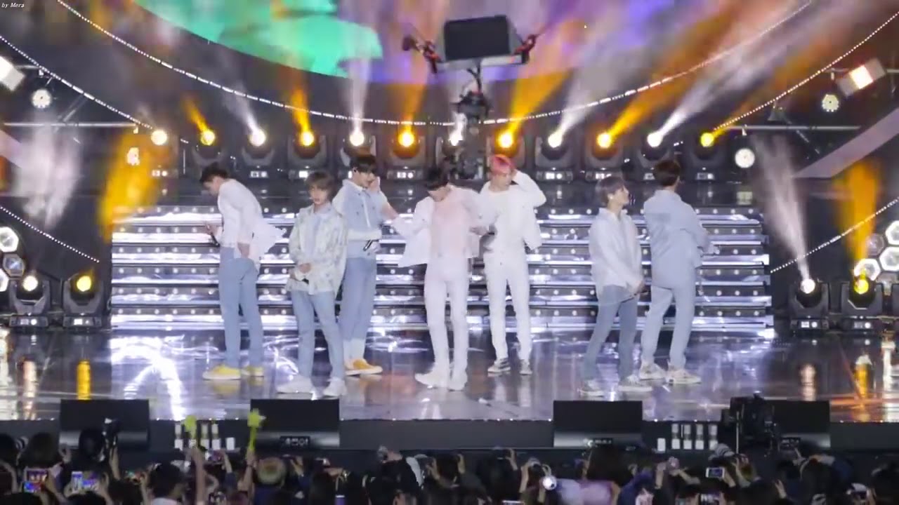 Bts in konser - YouTube