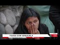 “Mi mamá dejó de respirar ayer”: desgarradora reacción de niño al ser rescatado de los escombros