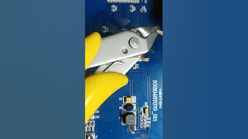 SMD IC de-soldering using SOLDER WICK