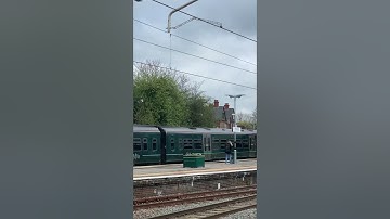 GWR 2 coach arrives into twyford from henley on Thames