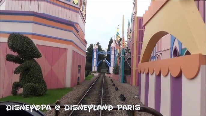 Watch Disneyland Paris's Sleeping Beauty Castle Sunrise Time-lapse