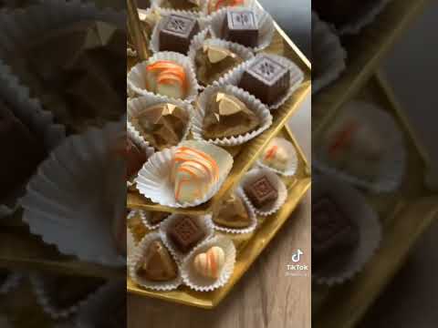 شكلاطة قوالب الشكلاطة صنع القوالب شكلاطة سوداء شكلاطة بيضاء