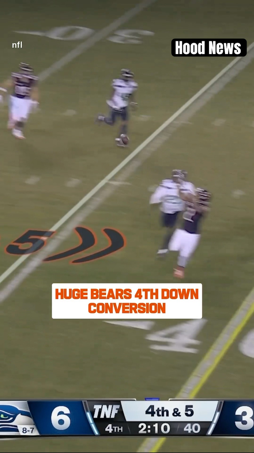 Catch is made #hoodnews #chicagobears #calebwilliams #catch #DjMoore #seahawks #football #omg #how