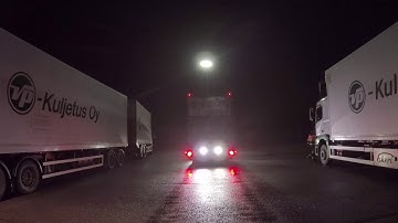 Laituriin peruutus #3 - Reversing trailer into a loading dock