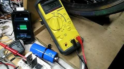DIY dynamo hub USB charger 4 - measuring regulated 5vdc using battery