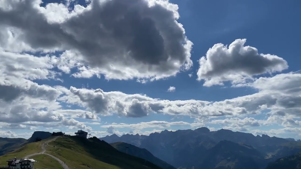 Pordoi 2022 Space kurzer Ueberflug