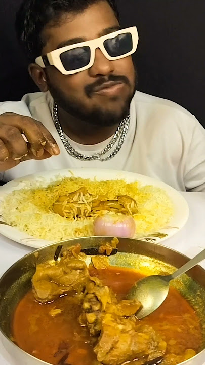 eating chicken kolije #food #youtubeshorts #indiancurry #foodie #chickendishes