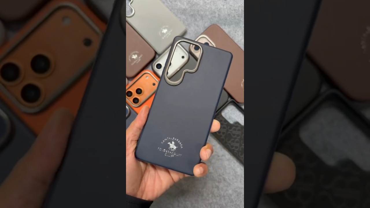 iPhone 17 Pro Santa Banta dressing cover