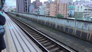 20220207 1181次EMU700型區間車 汐止車站1A月台 列車進站