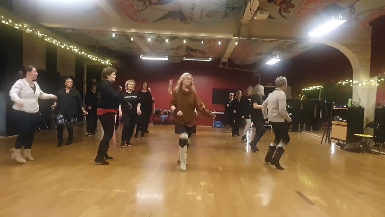 Long Time Comming  Improver level linedance, Demo by Dans og Moro, Norway.