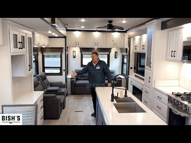 2022 Drv Mobile Suites 44 Houston