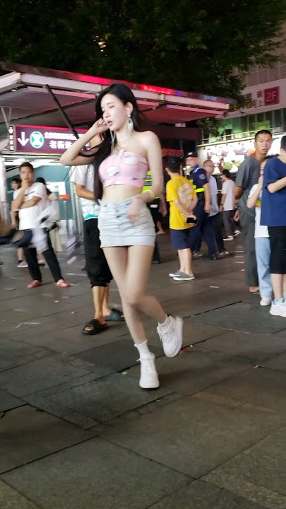 Nightlife in Shenzhen, China, Women on the Streets
