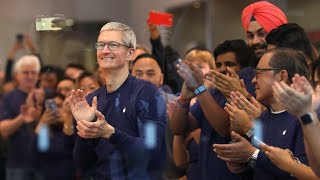 Apple, the first private company to be worth $1 trillion on the stock market