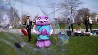 Guinness World Record - WORLD'S BIGGEST BUBBLE! Profile