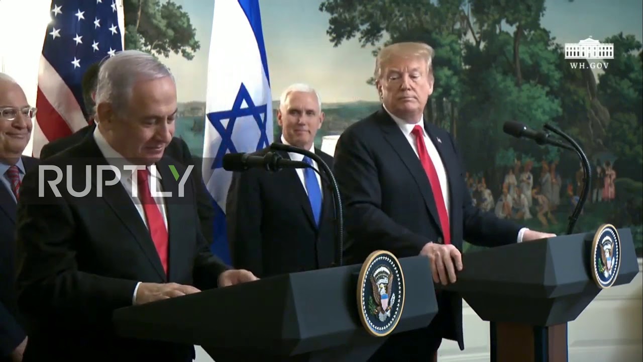 Golan Heights: Trump signs order recognising occupied area as Israeli