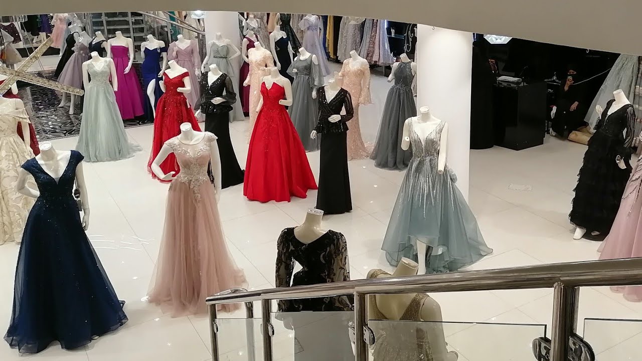 فساتين👗فخمة💸والأسعار تبدأ من 150﷼مركز لمساتي جدة البوادي🇸🇦